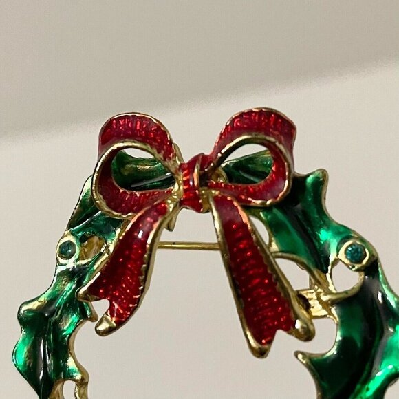Vintage Christmas Holly Wreath Brooch Pin - Picture 14 of 15